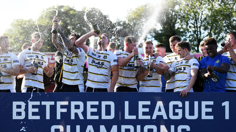 Picture by Anna Gowthorpe/SWpix.com - 23/09/2018 - Rugby League - Betfred League 1 - York City Knight v Whitehaven RLFC - Bootham Crescent, York, England - York City Knights celebrate becoming League One Champions