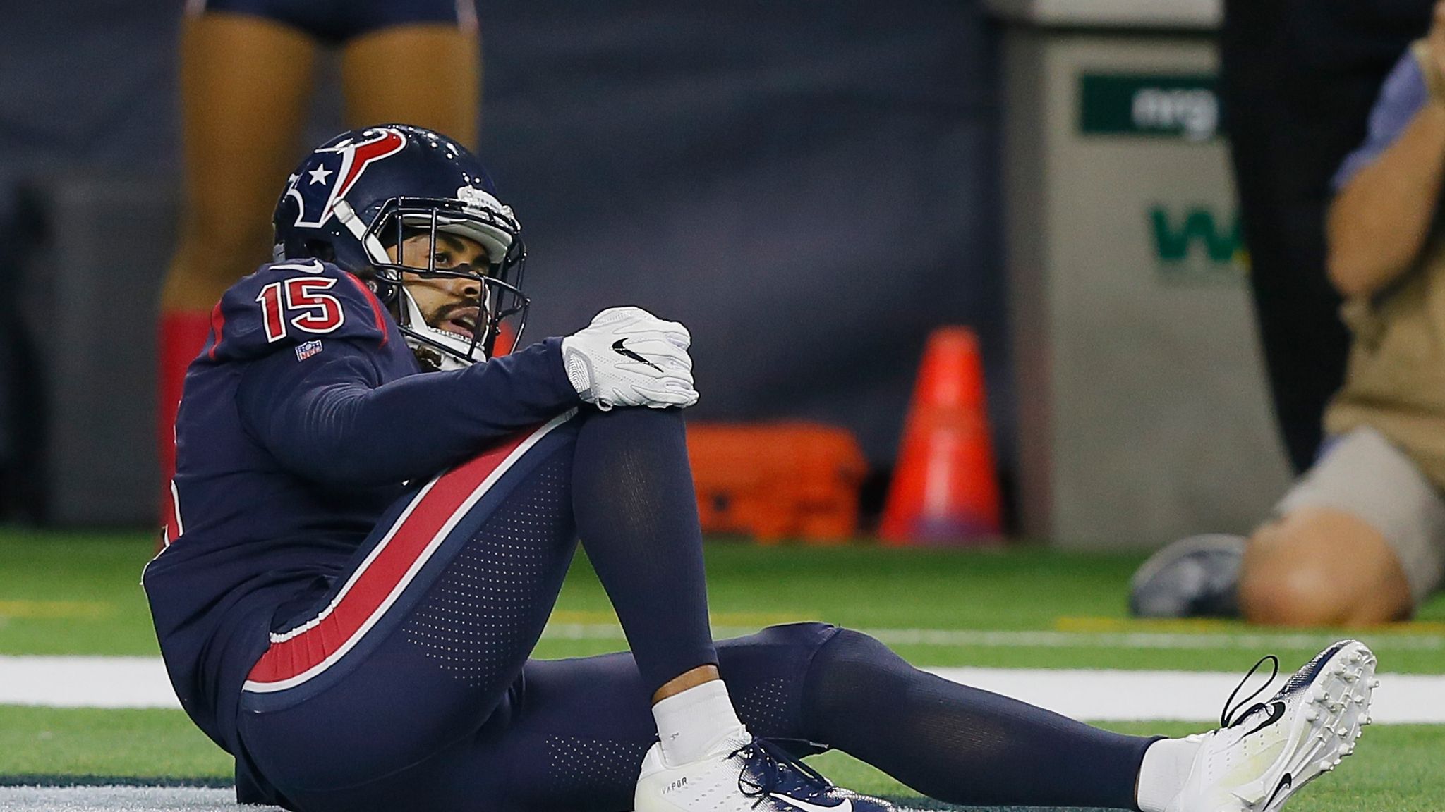 Texans' Will Fuller dealing with apparent hamstring injury