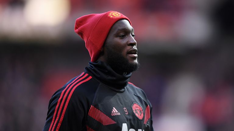 Manchester United&#39;s Romelu Lukaku was left on the bench against his former club Everton