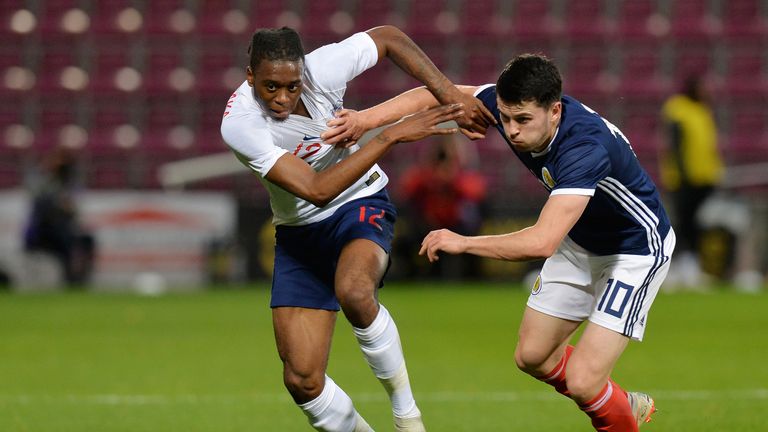 Aaron Wan Bissaka of England U21 battles for possession with Lewis Morgan of Scotland U21 during the 2019 UEFA European Under-21 Championship Qualifier match