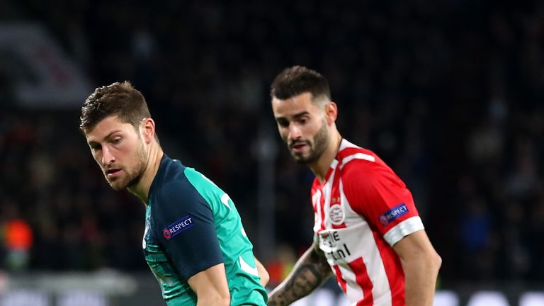  Ben Davies of Tottenham Hotspur is challenged by Gaston Pereiro of PSV Eindhoven