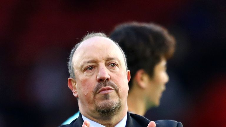Benitez salutes the travelling Newcastle supporters at St Mary&#39;s