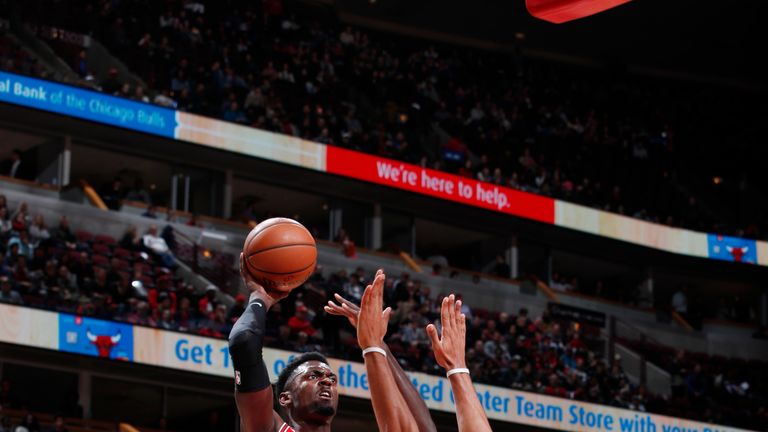 CHICAGO, IL - OCTOBER 24:  Bobby Portis #5 of the Chicago Bulls shoots the ball against the Charlotte Hornets on October 24, 2018 at United Center in Chicago, Illinois. NOTE TO USER: User expressly acknowledges and agrees that, by downloading and or using this photograph, User is consenting to the terms and conditions of the Getty Images License Agreement. Mandatory Copyright Notice: Copyright 2018 NBAE (Photo by Jeff Haynes/NBAE via Getty Images).
