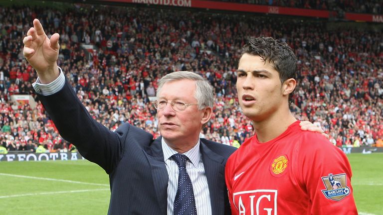 Sir Alex Ferguson and Cristiano Ronaldo salute the Man Utd crowd