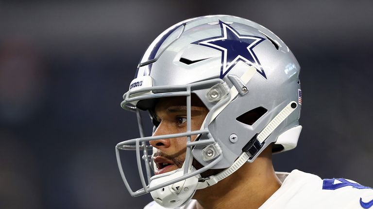 at AT&T Stadium on September 30, 2018 in Arlington, Texas.