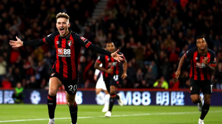 BOURNEMOUTH, ENGLAND - OCTOBER 01:  David Brooks of AFC Bournemouth celebrates after he scores his sides first goal during the Premier League match between AFC Bournemouth and Crystal Palace at Vitality Stadium on October 1, 2018 in Bournemouth, United Kingdom.  (Photo by Michael Steele/Getty Images)
