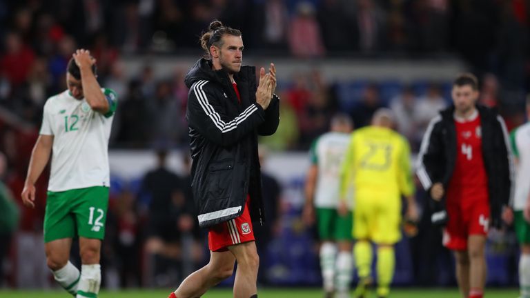 Gareth Bale applauds Wales supporters