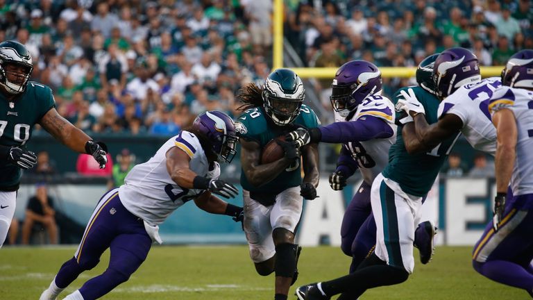 Running back Jay Ajayi #26 of the Philadelphia Eagles runs the ball against the Minnesota Vikings during the third quarter at Lincoln Financial Field on October 7, 2018 in Philadelphia, Pennsylvania