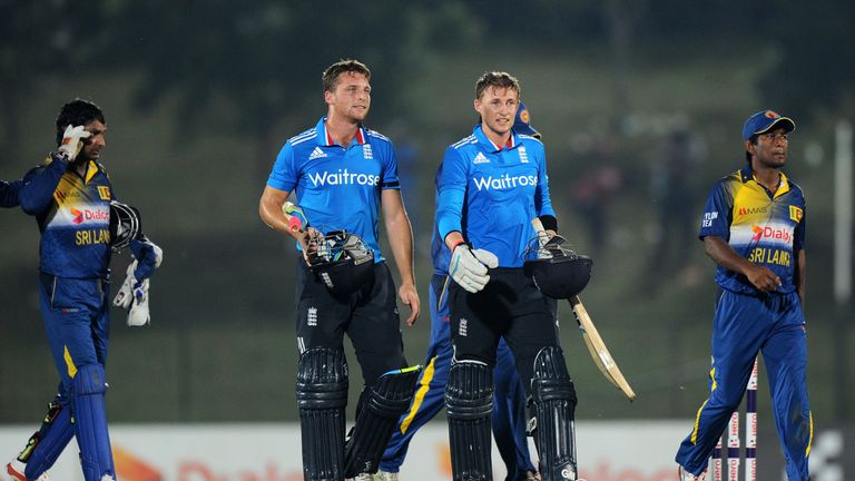 Jos Buttler and Joe Root guided England to victory in the third ODI with an unbroken stand of 84