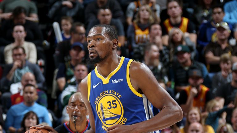 Kevin Durant #35 of the Golden State Warriors handles the ball against the Utah Jazz 