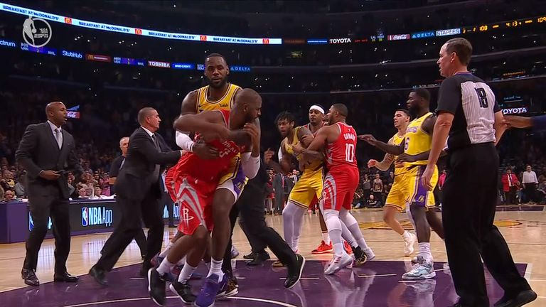lakers rockets fight punch