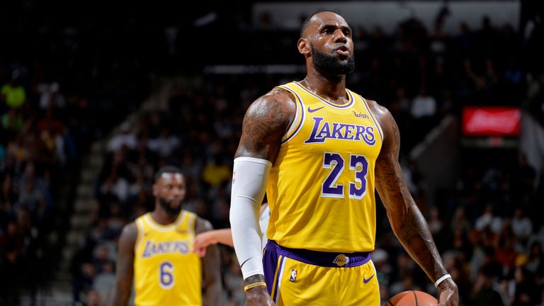 San Antonio, TX - OCTOBER 27: LeBron James #23 of the Los Angeles Lakers shoots a free throw during a game against the San Antonio Spurs on October 27, 2018 at AT&T Center in San Antonio, Texas. NOTE TO USER: User expressly acknowledges and agrees that, by downloading and/or using this photograph, User is consenting to the terms and conditions of the Getty Images License Agreement. Mandatory Copyright Notice: Copyright 2018 NBAE (Photo by Mark Sobhani/NBAE via Getty Images)