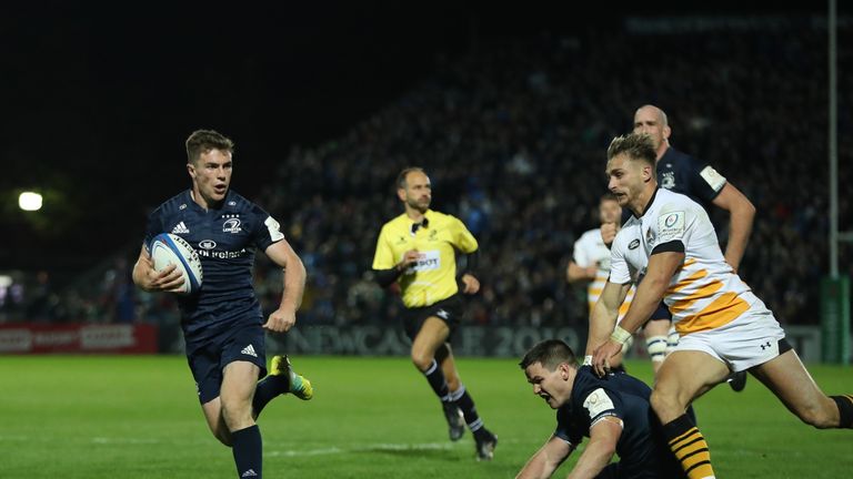 Luke McGrath goes over for Leinster