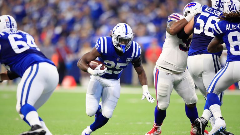 INDIANAPOLIS, IN - OCTOBER 21: Marlon Mack #25 of the Indianapolis Colts runs the ball against the Buffalo Bills at Lucas Oil Stadium on October 21, 2018 in Indianapolis, Indiana. (Photo by Andy Lyons/Getty Images)*** Local Caption ***  Marlon Mack