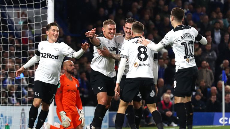 Martyn Waghorn of Derby County celebrates after scoring his team&#39;s second goal with his team-mates during the Carabao Cup Fourth Round match between Chelsea and Derby County at Stamford Bridge on October 31, 2018 in London, England
