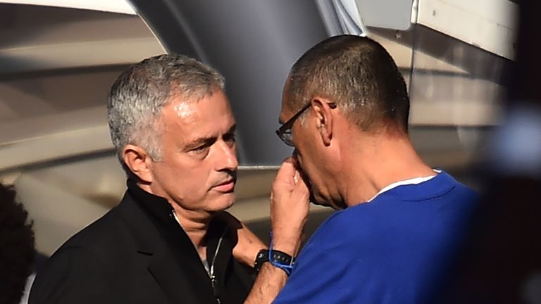 Sarri and Mourinho exchange words after a 2-2 draw at Stamford Bridge