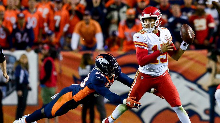 Patrick Mahomes completes a pass left-handed on Kansas City&#39;s game-winning drive