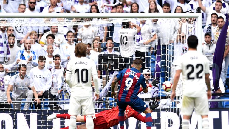 Roger scores Levante's second goal from the penalty spot