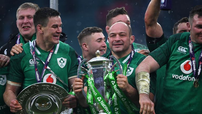 Rory Best celebrates winning the 2018 Six Nations with Ireland