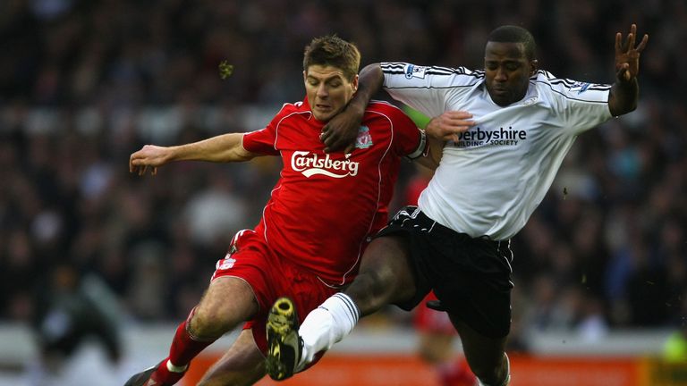 Steven Gerrard and Michael Johnson compete during the Barclays Premier League match between Derby County and Liverpool at Pride Park on December 26, 2007 in Derby, England. (Photo by Shaun Botterill/Getty Images)