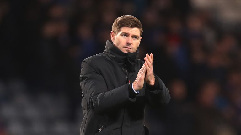 GLASGOW, SCOTLAND - OCTOBER 28: Rangers manager Steven Gerrard applauds the fans during the Betfred Scottish League Cup Semi Final match between Aberdeen and Rangers at Hapden Park on October 28, 2018 in Glasgow, Scotland. (Photo by Ian MacNicol/Getty Images)