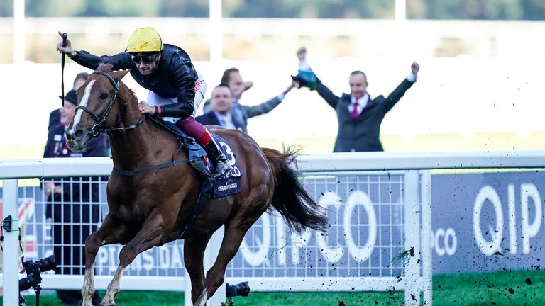 ASCOT, ENGLAND - OCTOBER 20:  Frankie Dettori riding Stradivarius win The Qipco British Champions Long Distance Cup at Ascot Racecourse on October 20, 2018 in Ascot, United Kingdom. (Photo by Alan Crowhurst/Getty Images) *** Local Caption *** Frankie Dettori;Stradivarius