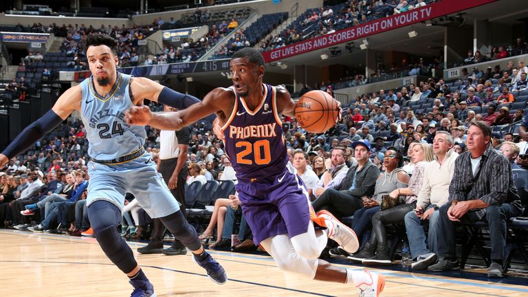 MEMPHIS, TN - OCTOBER 27: Josh Jackson #20 of the Phoenix Suns handles the ball against the Memphis Grizzlies on October 27, 2018 at FedExForum in Memphis, Tennessee. NOTE TO USER: User expressly acknowledges and agrees that, by downloading and/or using this photograph, user is consenting to the terms and conditions of the Getty Images License Agreement. Mandatory Copyright Notice: Copyright 2018 NBAE (Photo by Ned Dishman/NBAE via Getty Images).