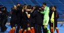 Croatia set up crunch England clash