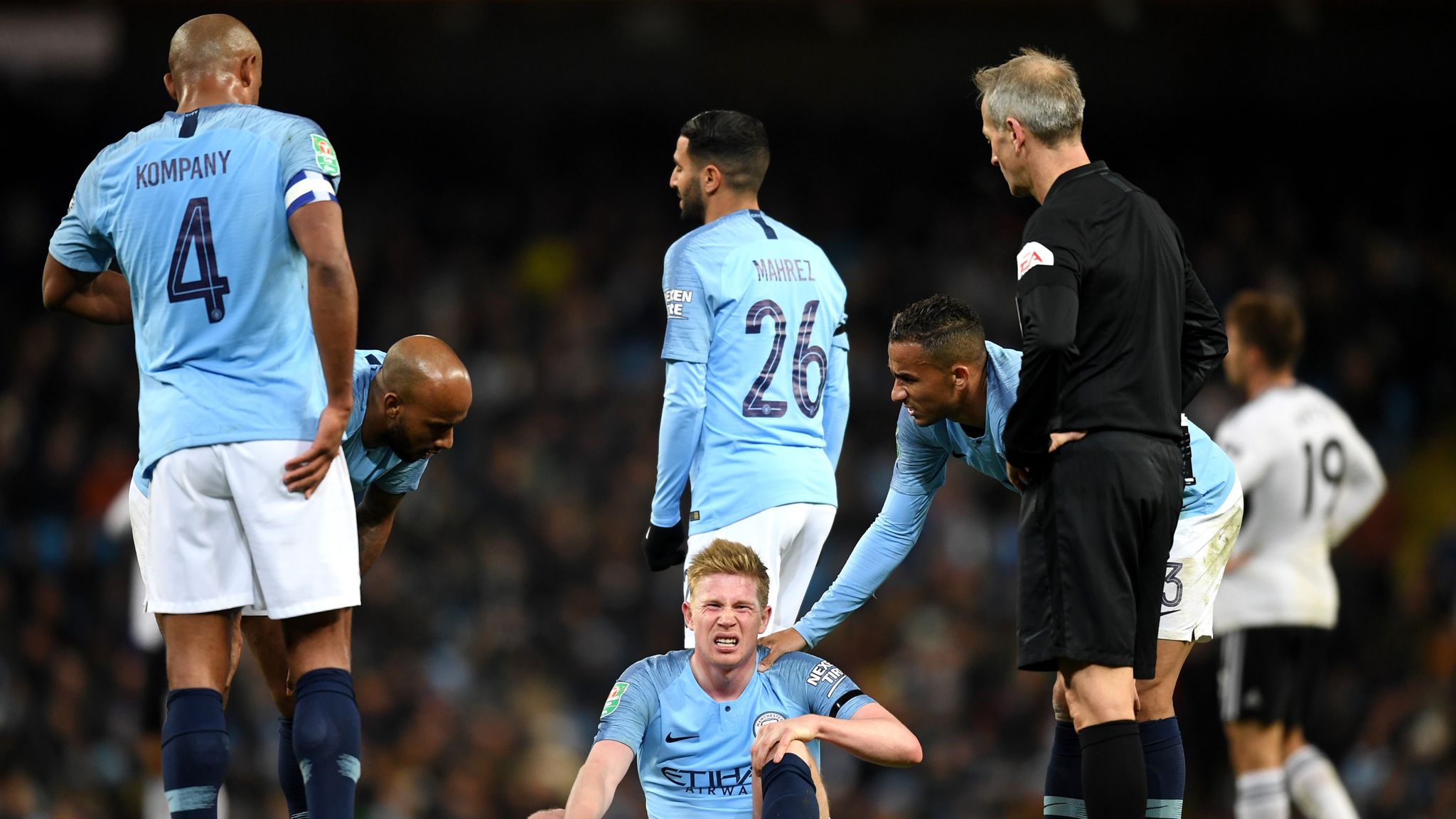 Kevin De Bruyne appears to injure knee in Manchester City's Carabao Cup ...