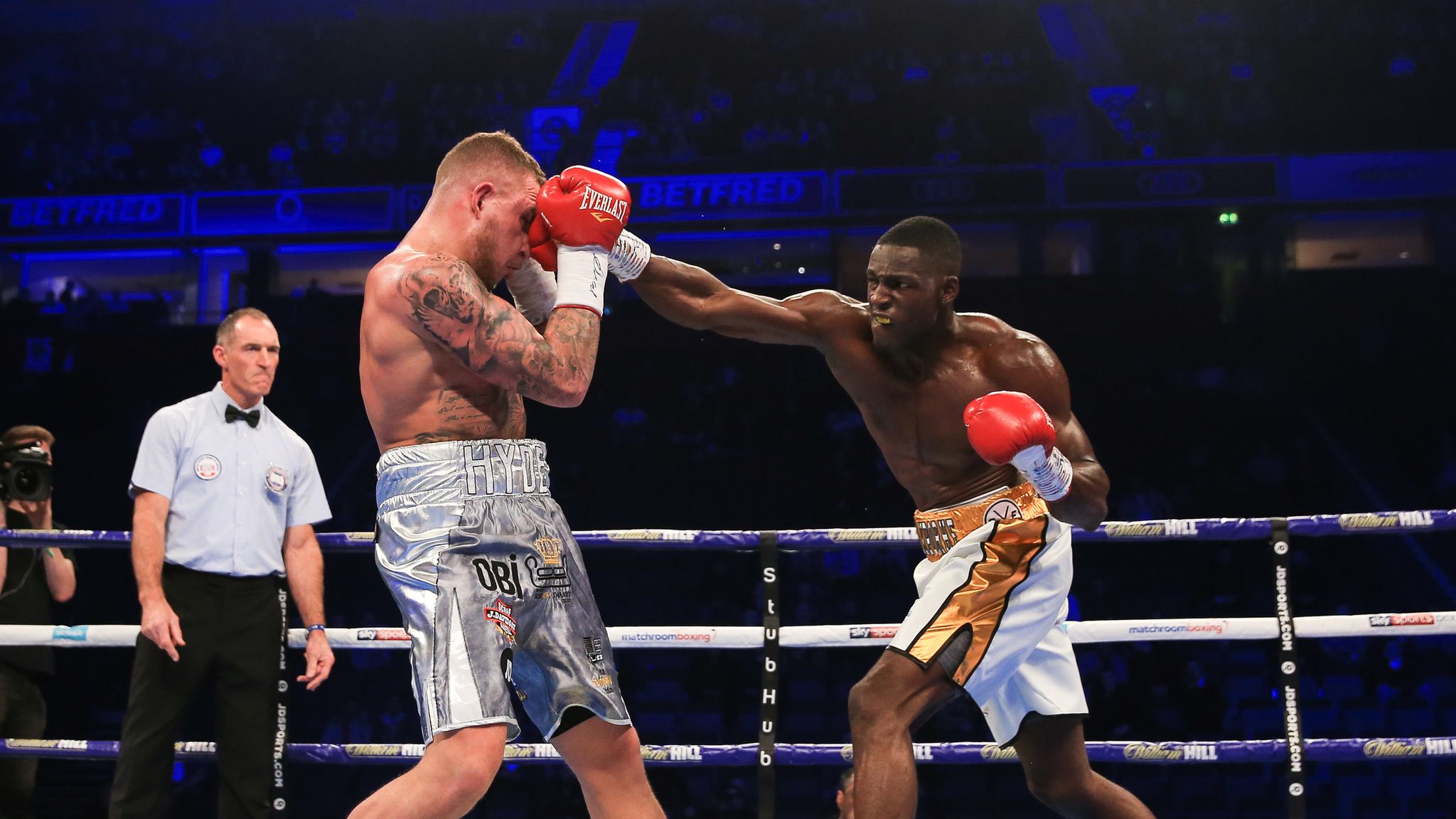 usyk-vs-bellew-sam-hyde-suffers-bad-injury-in-richard-riakporhe-loss