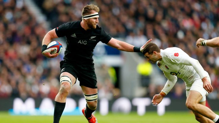 during the QBE International match between England and New Zealand at Twickenham Stadium on November 8, 2014 in London, England.