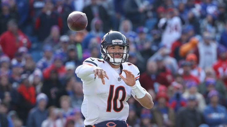 BUFFALO, NY - NOVEMBER 04: Mitchell Trubisky #10 of the Chicago Bears throws a pass in the second quarter during NFL game action against the Buffalo Bills at New Era Field on November 4, 2018 in Buffalo, New York. (Photo by Tom Szczerbowski/Getty Images) *** Local Caption *** Mitchell Trubisky