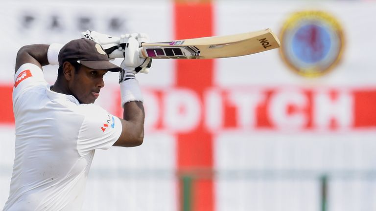 Angelo Mathews' superb 88 kept Sri Lanka in contention