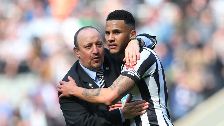 Rafael Benitez and Jamaal Lascelles during the Premier League match between Newcastle United and Arsenal at St. James Park on April 15, 2018 in Newcastle upon Tyne, England.