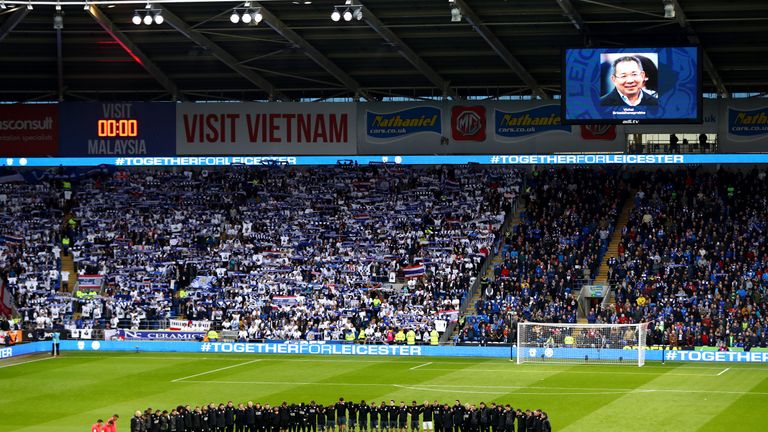 Both sides hold a minute&#39;s silence before the game