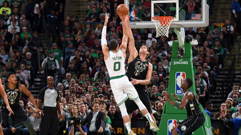 BOSTON, MA - NOVEMBER 1: Brook Lopez #11 of the Milwaukee Bucks contests a shot against the Boston Celtics on November 1, 2018 at the TD Garden in Boston, Massachusetts. NOTE TO USER: User expressly acknowledges and agrees that, by downloading and/or using this photograph, user is consenting to the terms and conditions of the Getty Images License Agreement. Mandatory Copyright Notice: Copyright 2018 NBAE (Photo by Brian Babineau/NBAE via Getty Images)