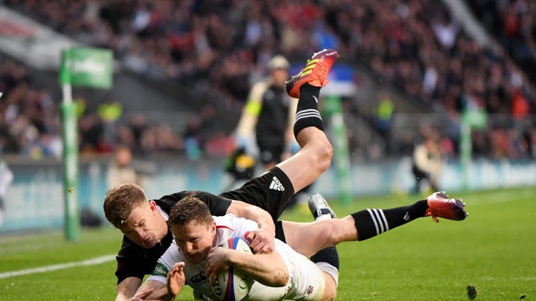 Ashton score a try against the All Blacks on his first start for four years