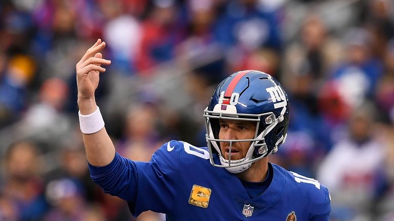 during the second quarter at MetLife Stadium on November 18, 2018 in East Rutherford, New Jersey.