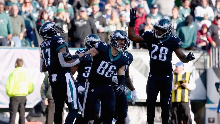 during the second quarter at Lincoln Financial Field on November 25, 2018 in Philadelphia, Pennsylvania.