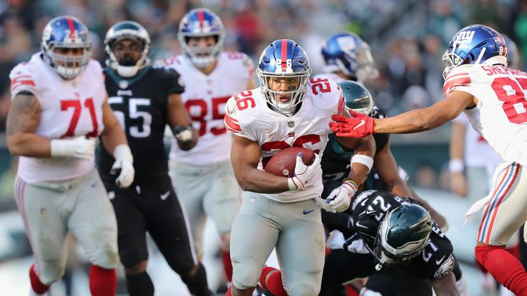 WATCH COREY CLEMENT'S 1ST NFL TD TIE EAGLES-GIANTS AT 21!