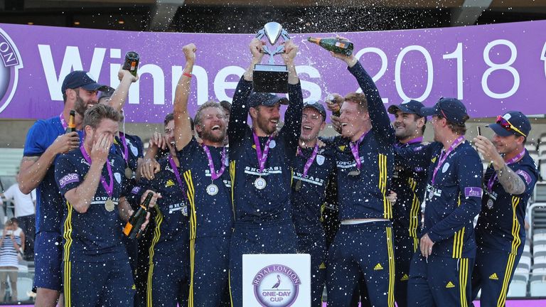 Hampshire celebrate winning the Royal London One-Day trophy at the end of the Royal London One-Day final match between Kent and Hampshire on June 30, 2018 in London, England. (Photo by Sarah Ansell/Getty Images).