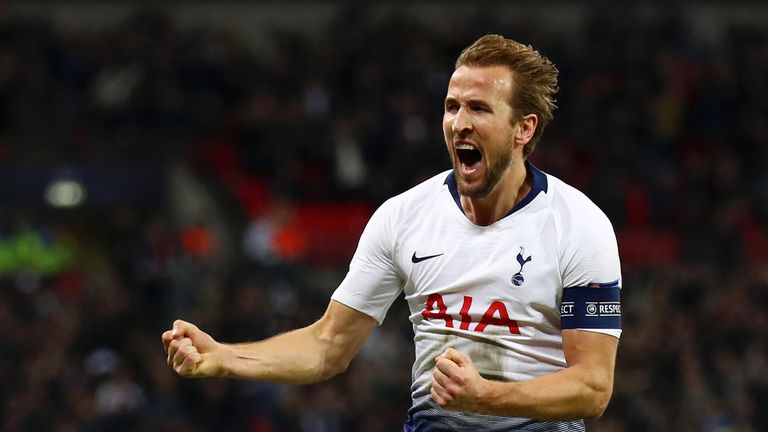 Harry Kane celebrates Tottenham's win against PSV