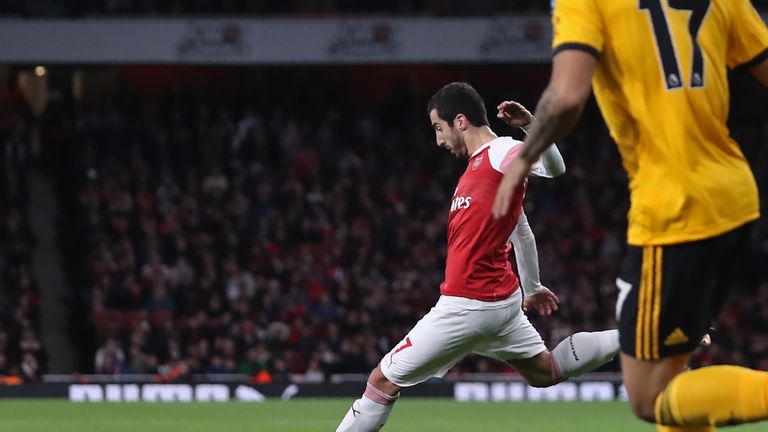 Henrikh Mkhitaryan scores a late equaliser for Arsenal