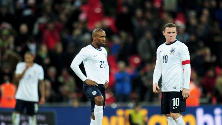 Jermain Defoe and Wayne Rooney line up for England