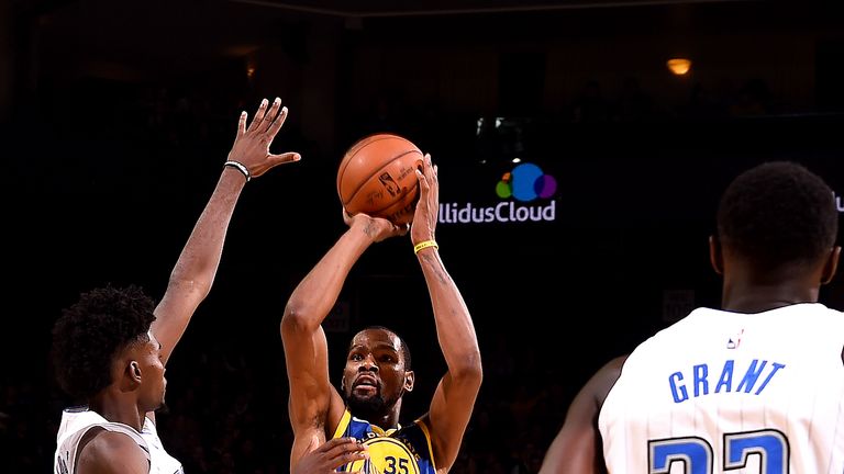 Kevin Durant #35 of the Golden State Warriors shoots the ball against the Orlando Magic on November 26, 2018 at ORACLE Arena in Oakland, California. 