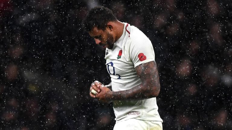 Courtney Lawes stands disappointed following England&#39;s defeat to New Zealand in 