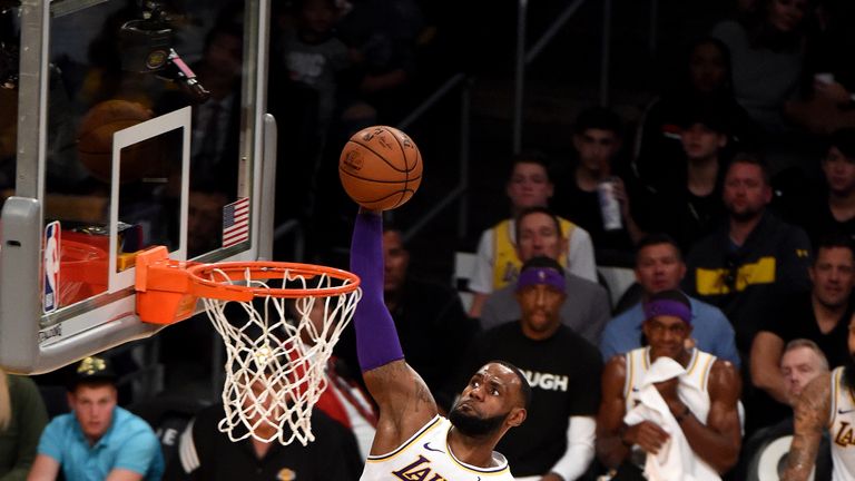 LeBron James scored 26 points for the Lakers