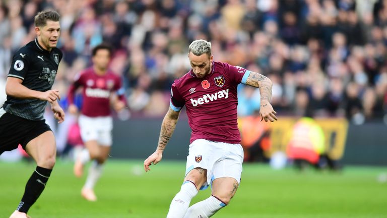 Marko Arnautovic puts West Ham ahead