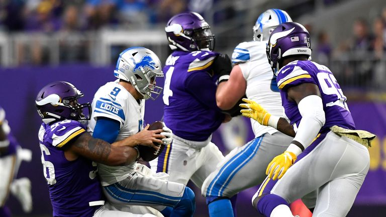 Minnesota Vikings sack Matthew Stafford