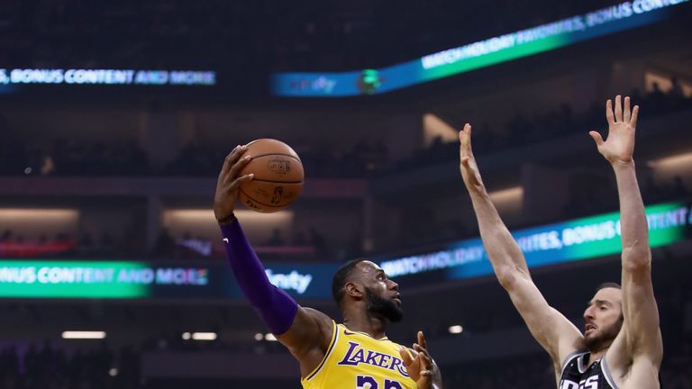 Los Angeles Lakers 101-86 Sacramento Kings: Lebron James topples Kings, NBA News